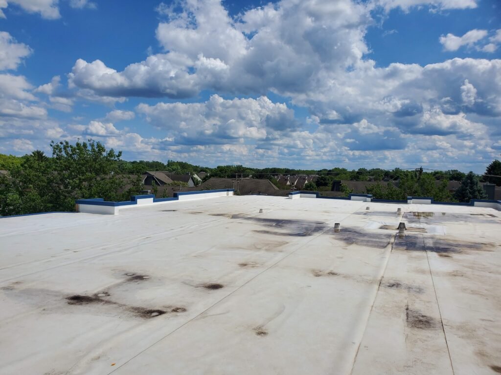 No one cleans commercial gutters like us! We are the only dedicated commercial gutter cleaning company serving Illinois, Indiana, and Wisconsin.
